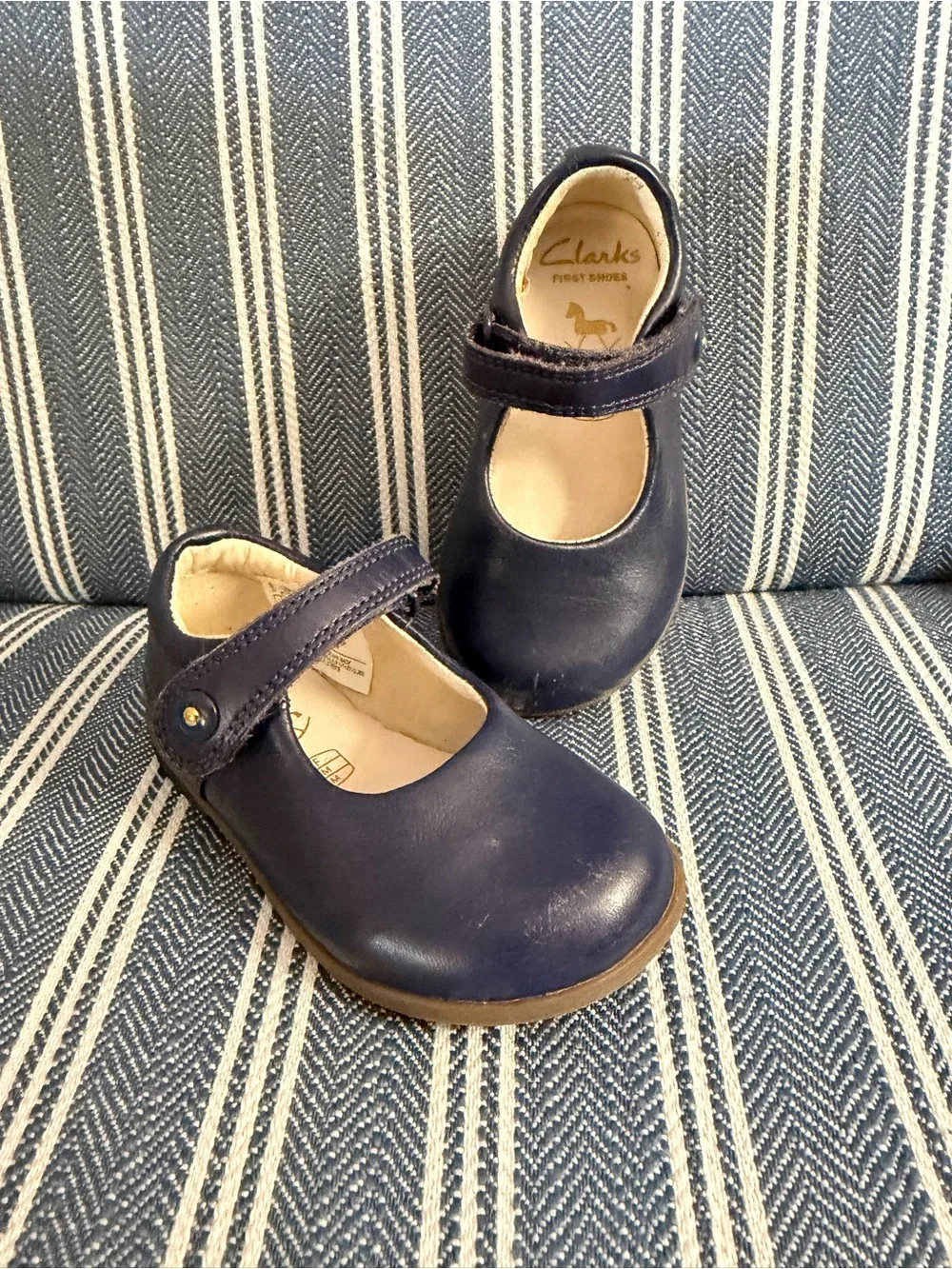 Clarks Leather Navy Mary Jane Size 4.5 Shoes